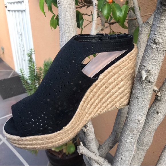 New black wedges - Picture 4 of 5